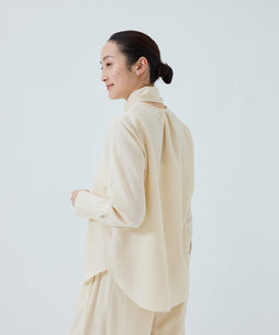 モデル身長163cm ナチュラル(カシミヤビエラ)着用