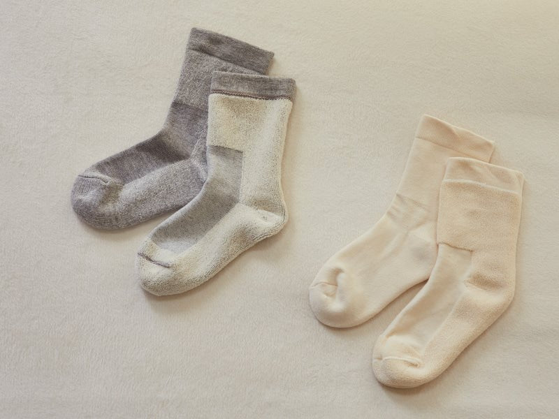 秋冬人気定番、ヤク混のふかふかのおやすみソックス