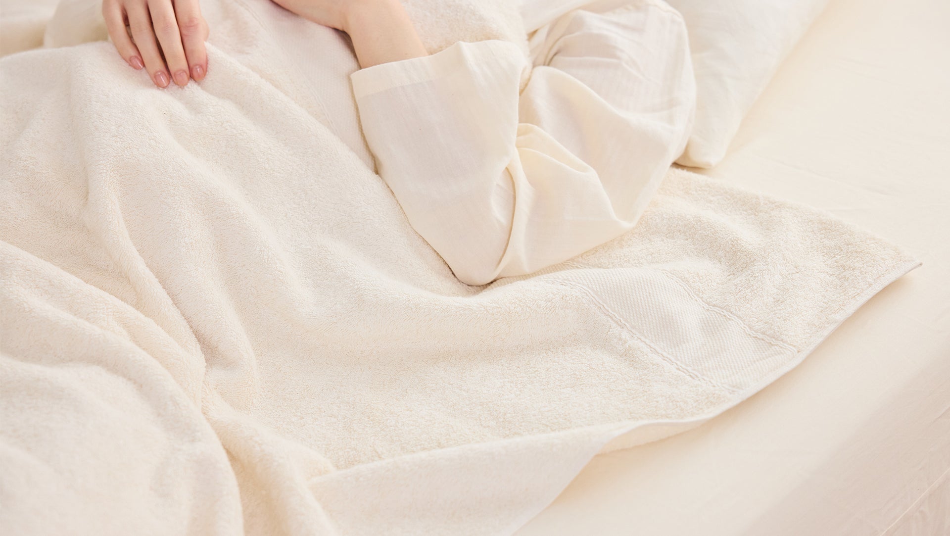 夏の眠りにふんわりタオルケット