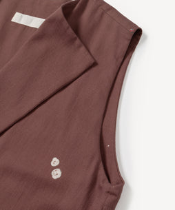  後ろの茶色の生地の見返しは無くなります