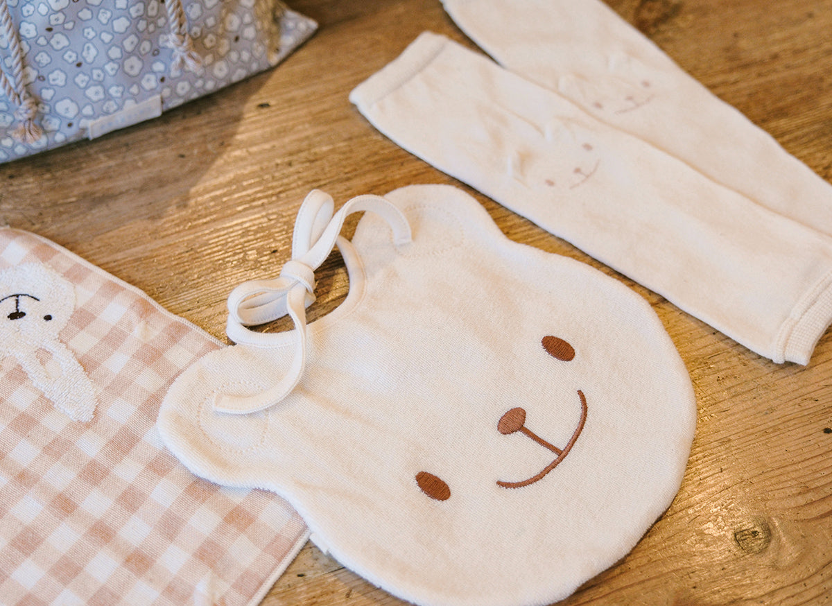 可愛いくまのスタイ＆ウォーマー