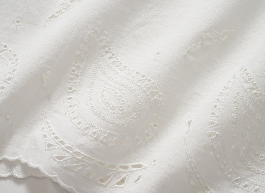 スカラップ刺繍ノースリーブブラウス