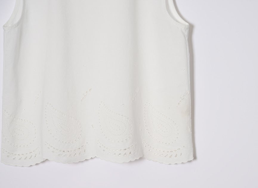 スカラップ刺繍ノースリーブブラウス