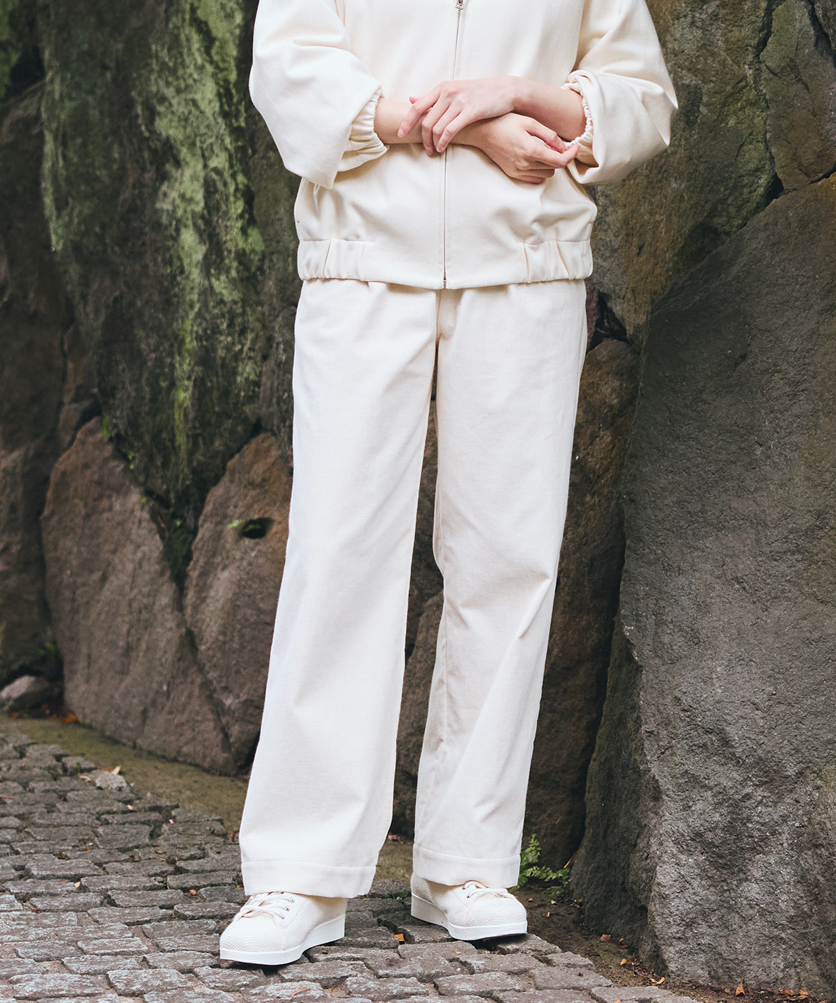 リブレスコーデュロイタックストレートパンツ – PRISTINE