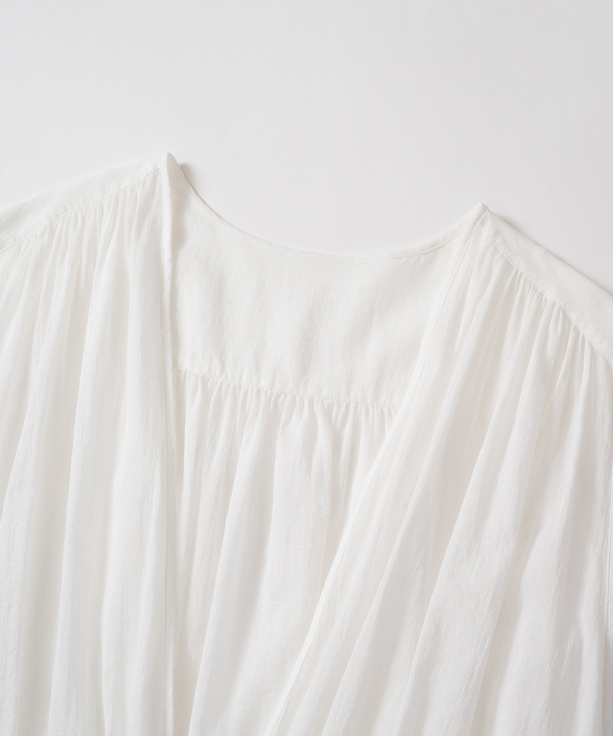 ちりめんギャザージレ