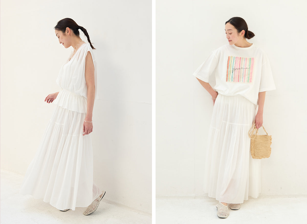 セットアップに夏の小物をあしらって