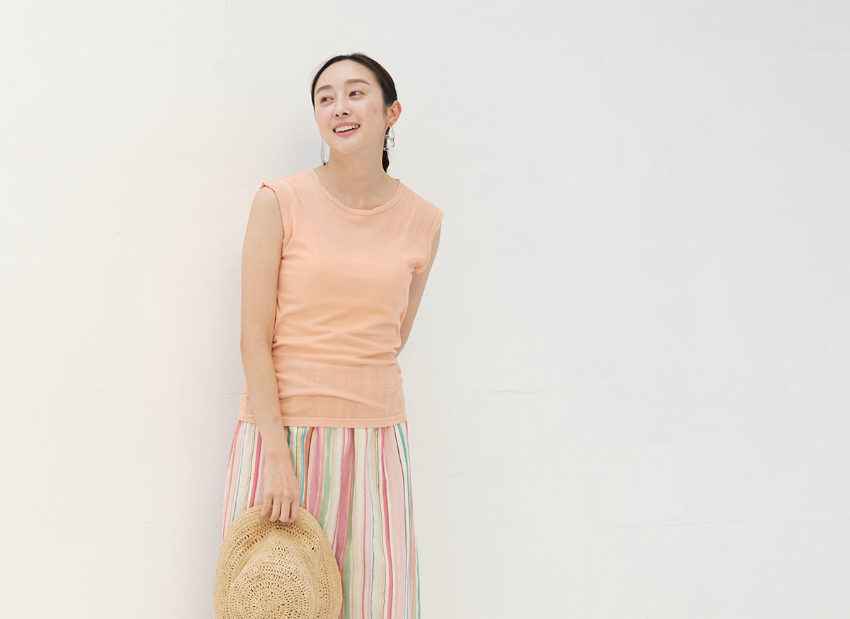 シャリっとした夏素材のタンクトップ