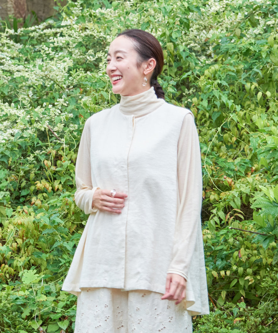 コットンリネンツイルフレアジレ（ナチュラル）