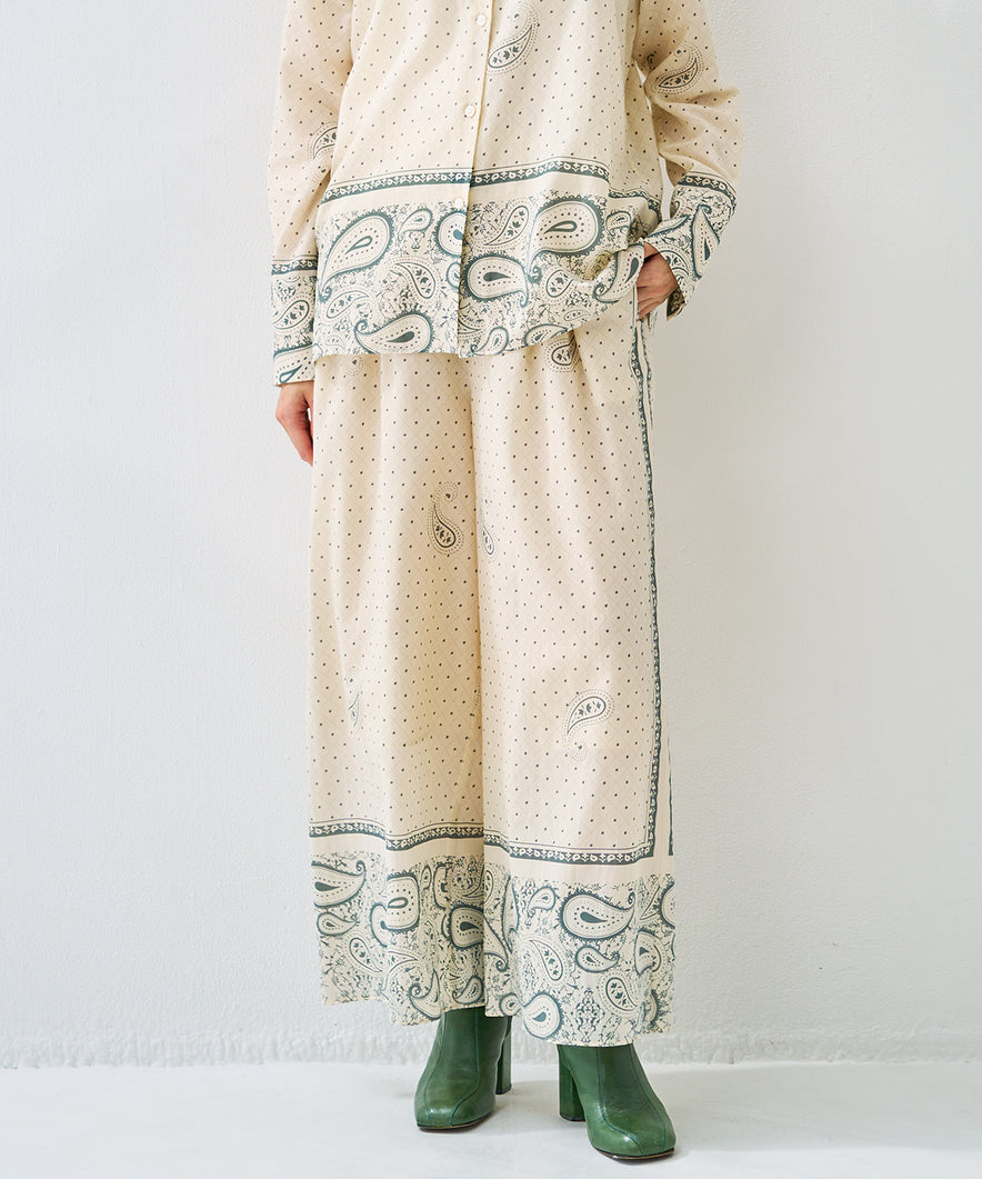 green paisleyパンツ