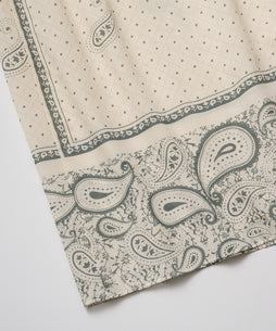 green paisleyスカート