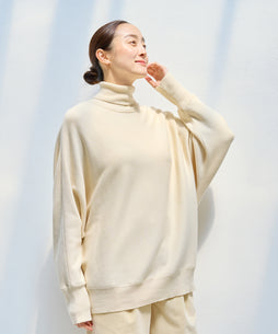 # モデル身長163cm カステラニットナチュラル