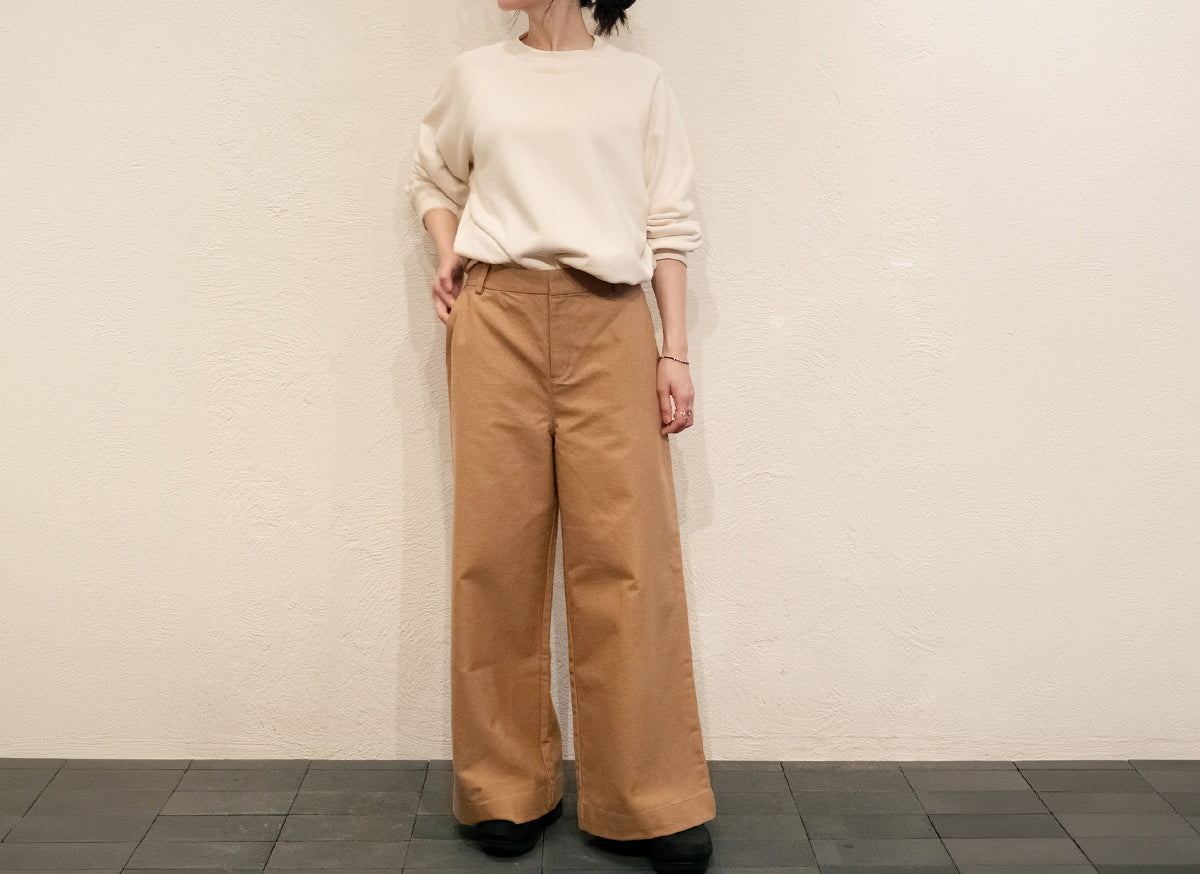 こっくり秋のムードを楽しむブラウンコーデに