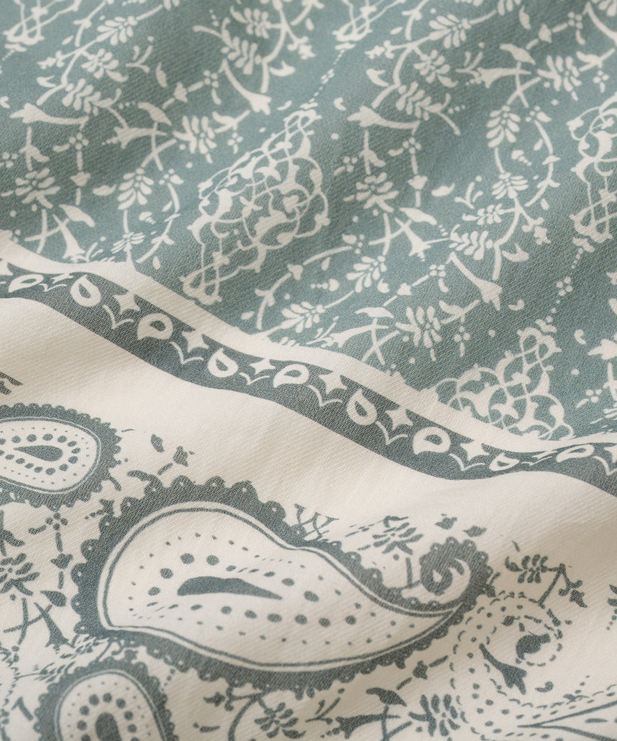 green paisleyスカーフ
