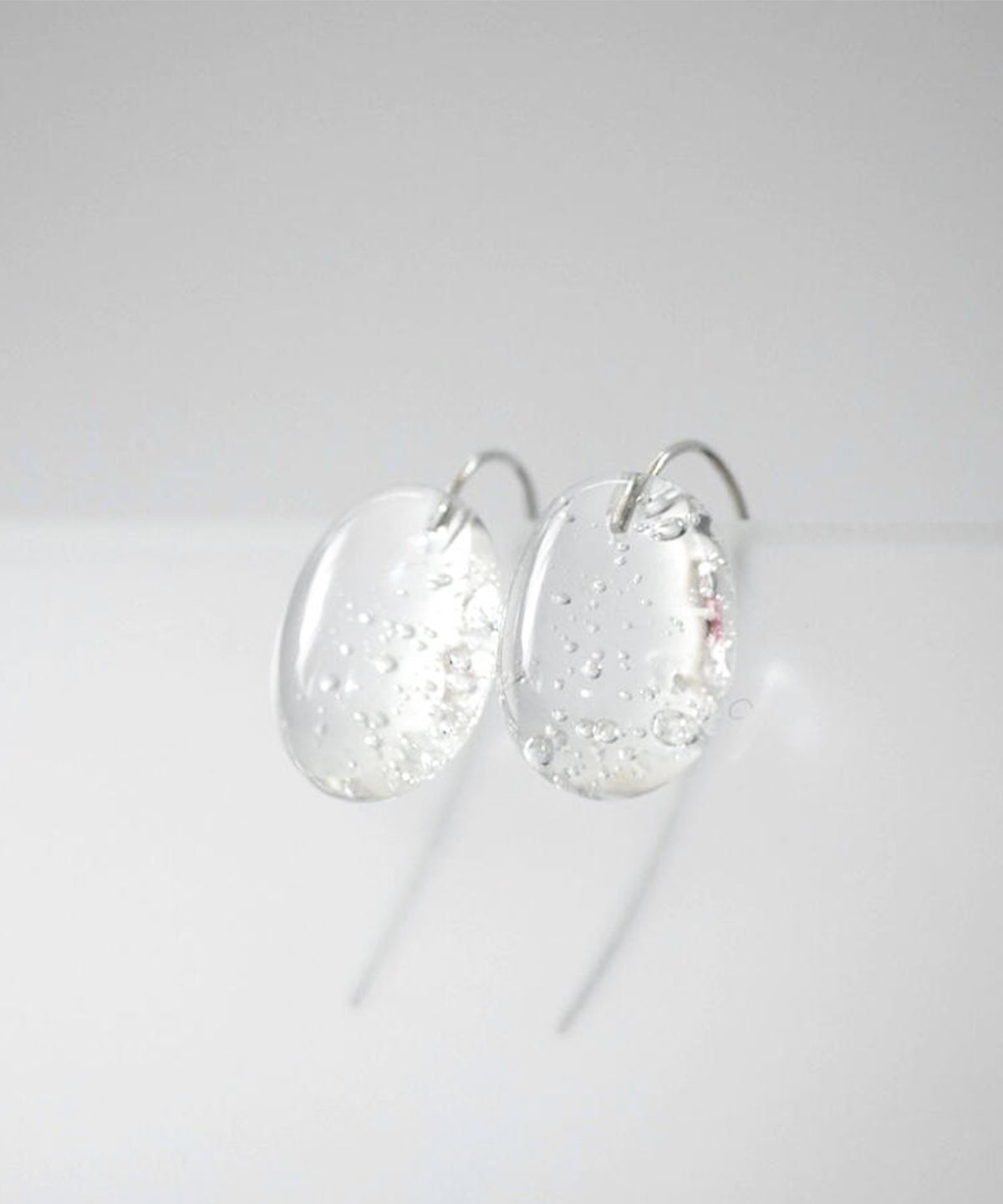 「【shisui】モーメントドロップピアス」PRISTINE
