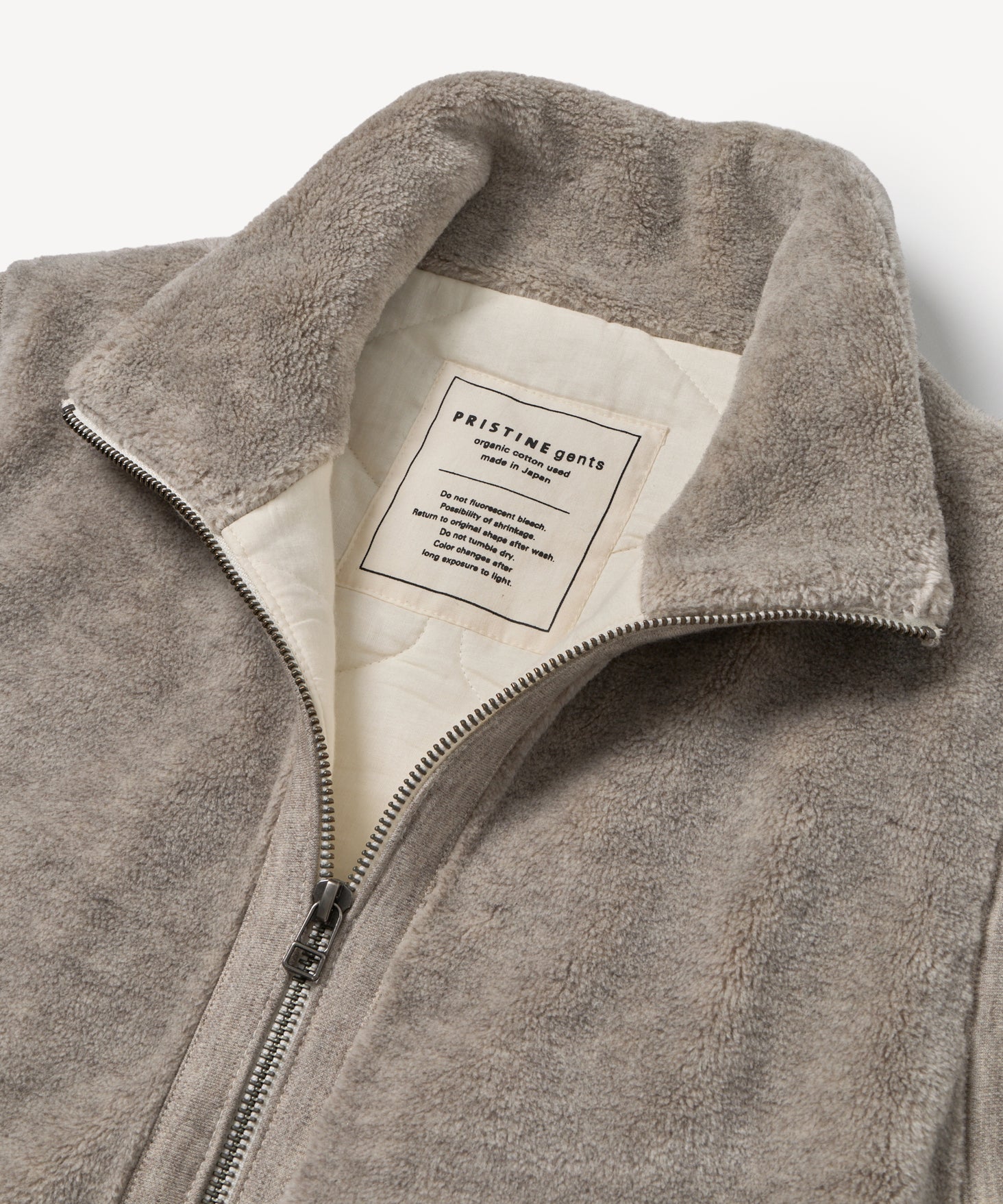 裏地はキルティングではなく、綾織の生地になります