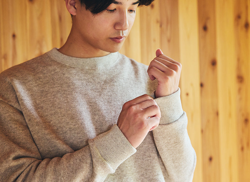 男女問わず着られるシンプルなスウェット