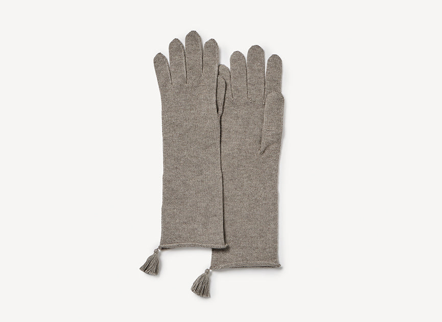 深まる秋にぴったり、フォレストグレイの手袋