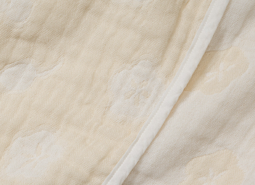 洗うたびにふっかふか！ふわっと包まれるような究極のガーゼでアフガンをお作りしました。