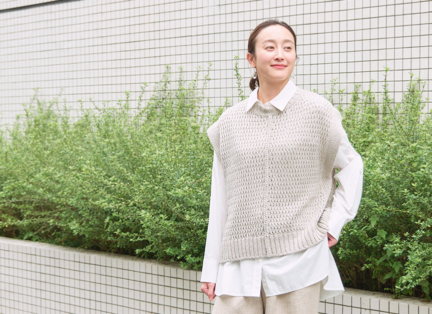 軽やかなメッシュ編みのベスト
